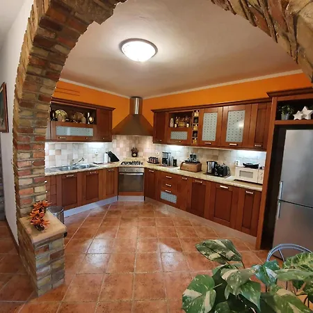 Apartament Ivaana *