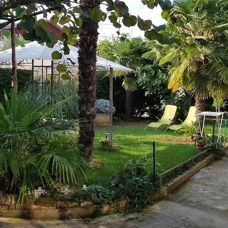 Ivaana Mit Privatparkplatz Rovinj